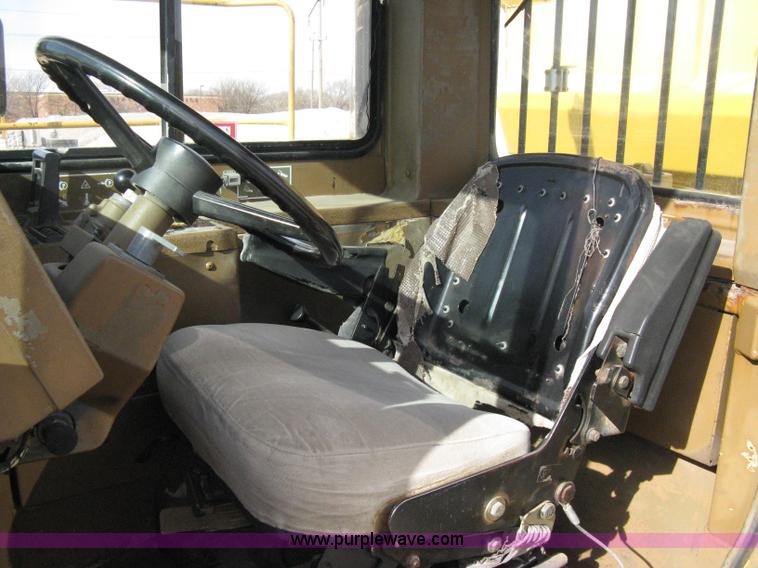 image for item A6043 1989 Caterpillar D30D articulated haul truck