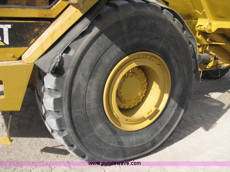 image for item A6043 1989 Caterpillar D30D articulated haul truck