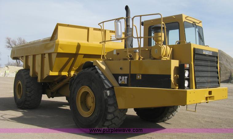 image for item A6044 1989 Caterpillar D30D articulated haul truck