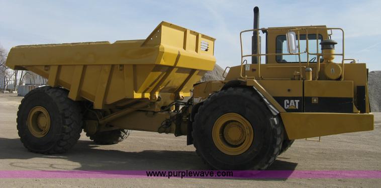 image for item A6044 1989 Caterpillar D30D articulated haul truck