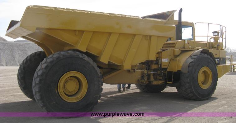 image for item A6044 1989 Caterpillar D30D articulated haul truck