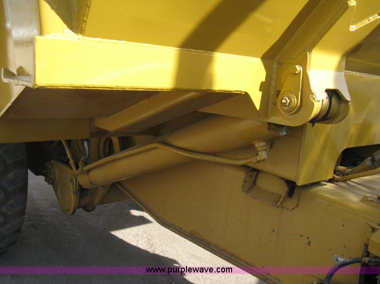 image for item A6044 1989 Caterpillar D30D articulated haul truck