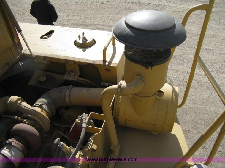 image for item A6044 1989 Caterpillar D30D articulated haul truck