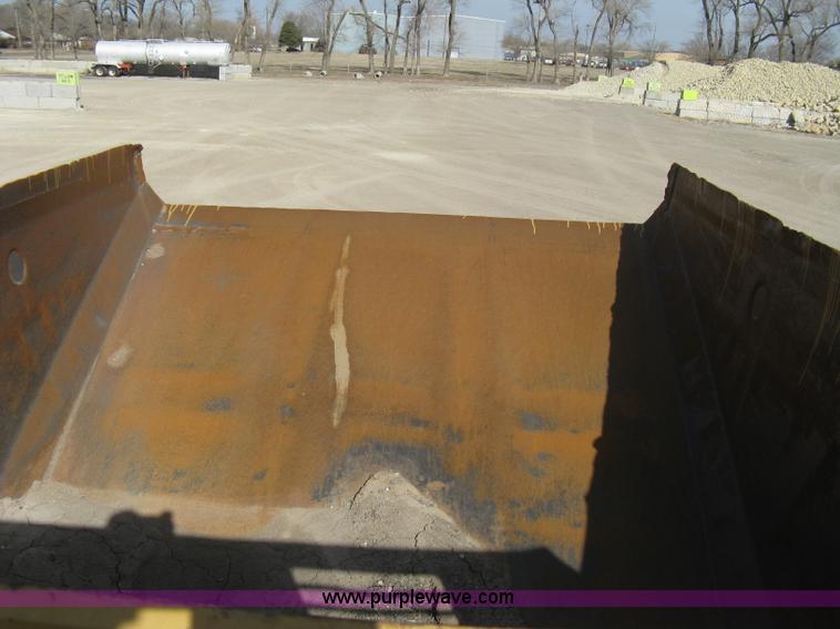 image for item A6044 1989 Caterpillar D30D articulated haul truck