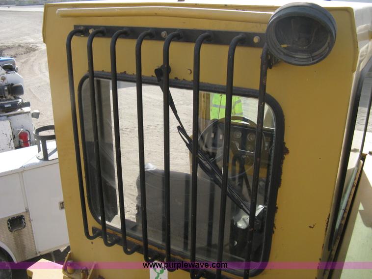 image for item A6044 1989 Caterpillar D30D articulated haul truck