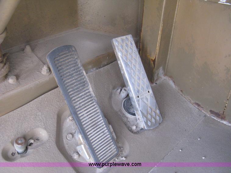 image for item A6044 1989 Caterpillar D30D articulated haul truck