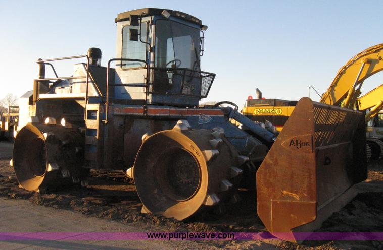 image for item A6051 2001 Al-jon Impact 81K landfill compactor