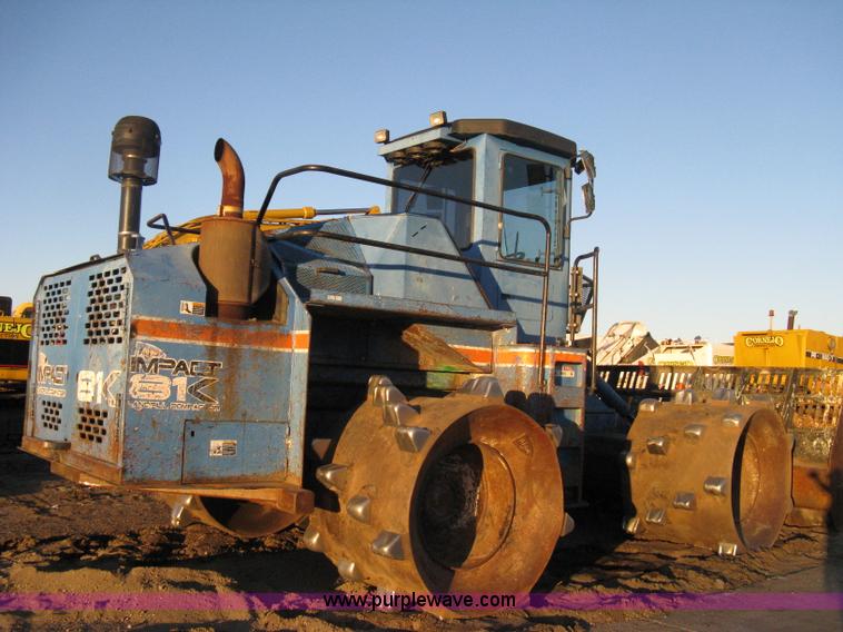 image for item A6051 2001 Al-jon Impact 81K landfill compactor
