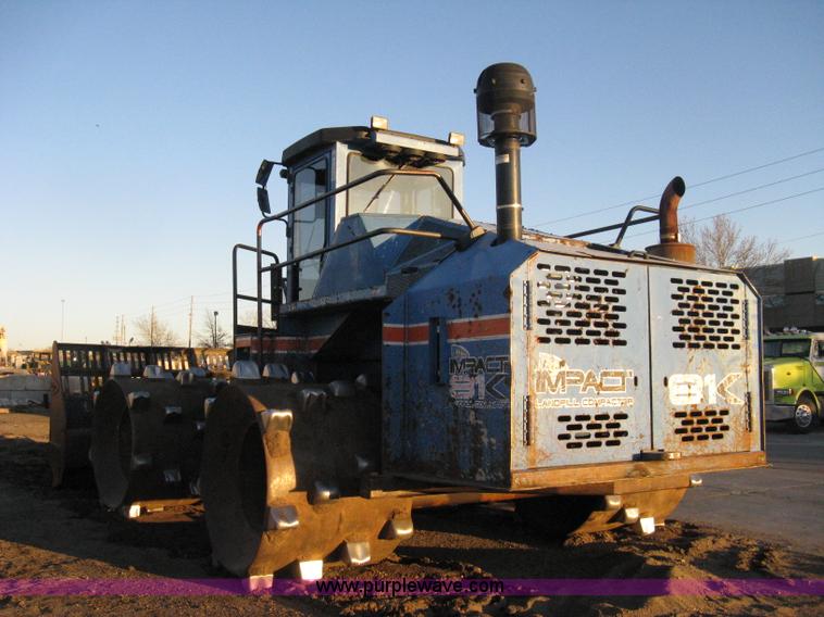 image for item A6051 2001 Al-jon Impact 81K landfill compactor