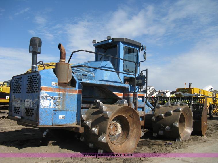 image for item A6051 2001 Al-jon Impact 81K landfill compactor