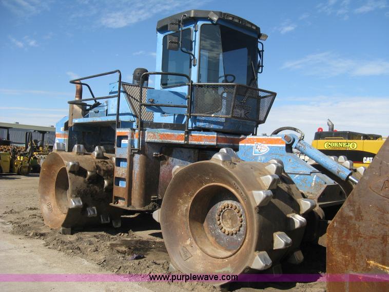 image for item A6051 2001 Al-jon Impact 81K landfill compactor