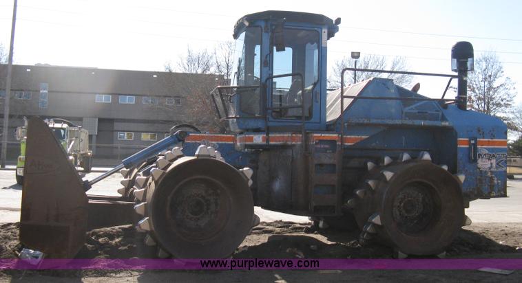 image for item A6051 2001 Al-jon Impact 81K landfill compactor