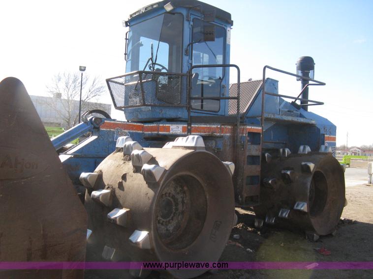 image for item A6051 2001 Al-jon Impact 81K landfill compactor