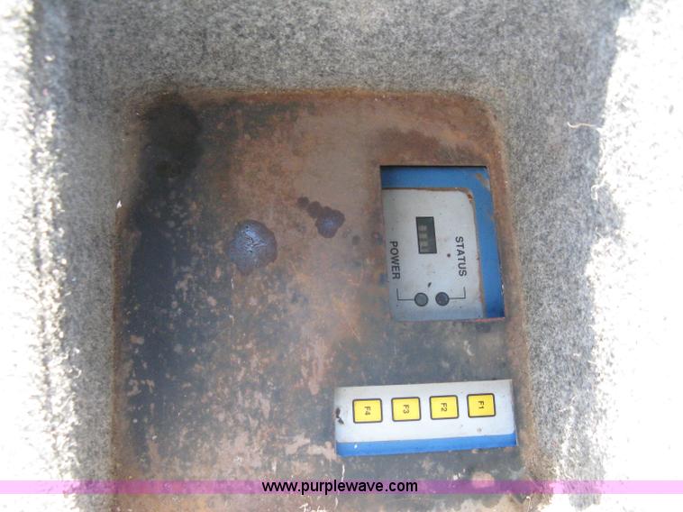 image for item A6051 2001 Al-jon Impact 81K landfill compactor