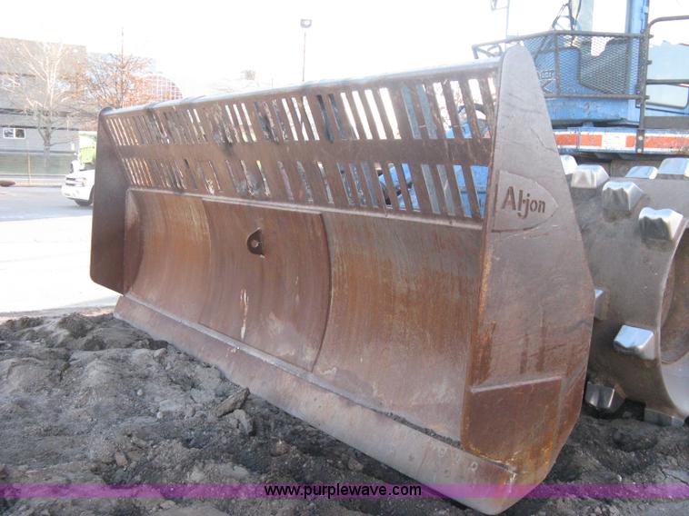 image for item A6051 2001 Al-jon Impact 81K landfill compactor