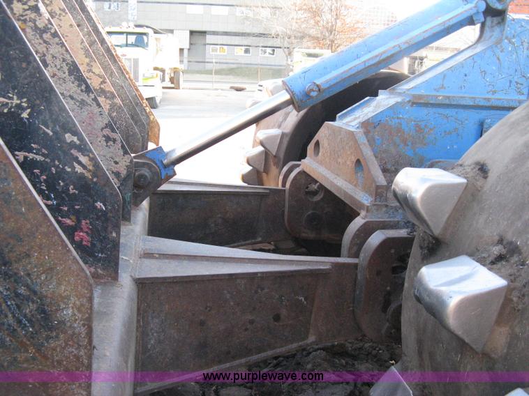 image for item A6051 2001 Al-jon Impact 81K landfill compactor