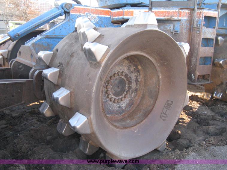 image for item A6051 2001 Al-jon Impact 81K landfill compactor