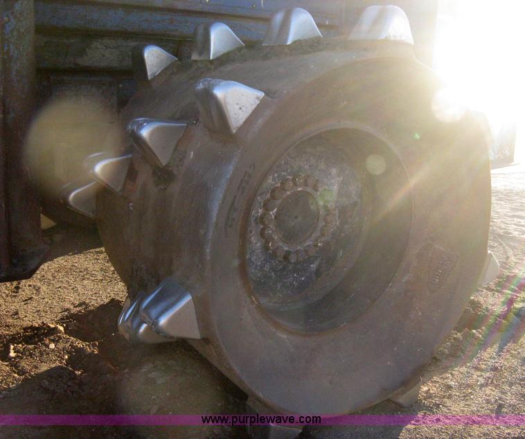 image for item A6051 2001 Al-jon Impact 81K landfill compactor