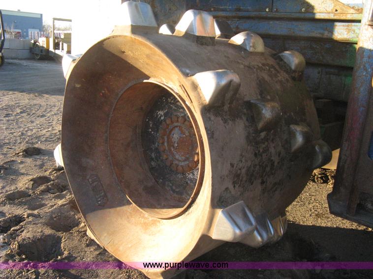 image for item A6051 2001 Al-jon Impact 81K landfill compactor