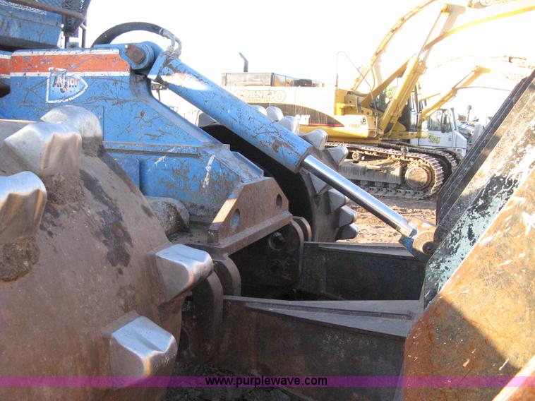image for item A6051 2001 Al-jon Impact 81K landfill compactor