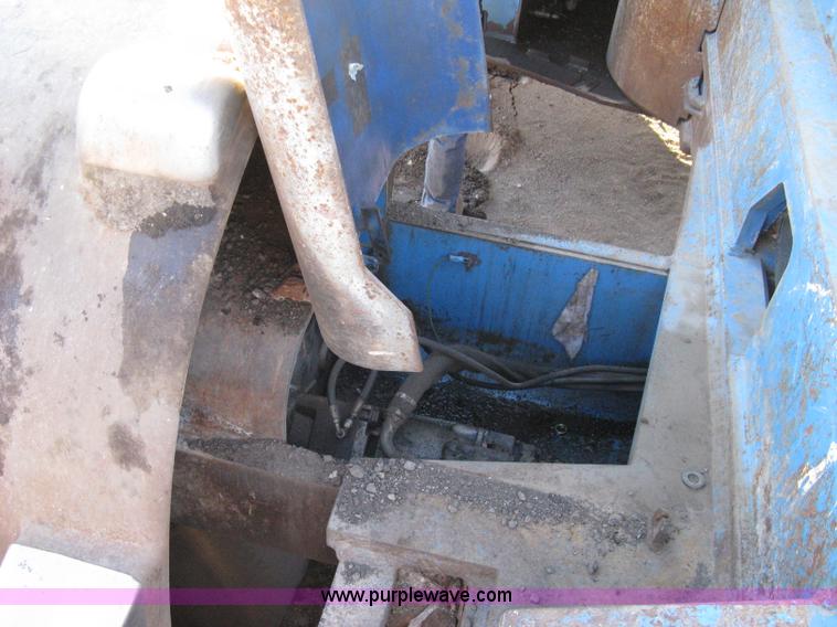 image for item A6051 2001 Al-jon Impact 81K landfill compactor