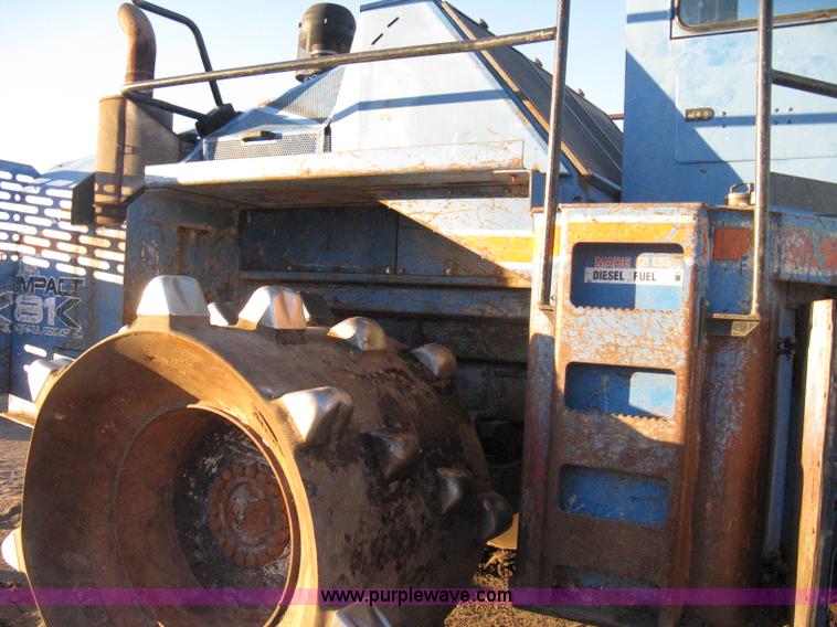 image for item A6051 2001 Al-jon Impact 81K landfill compactor