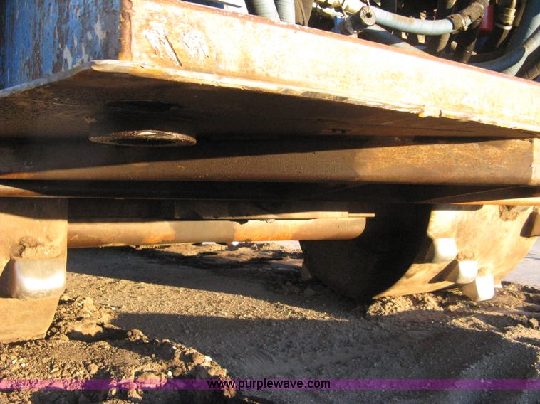 image for item A6051 2001 Al-jon Impact 81K landfill compactor