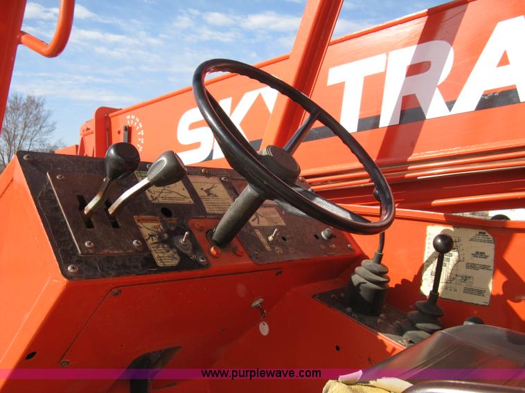 image for item A6053 1992 SkyTrak 6036 telehandler
