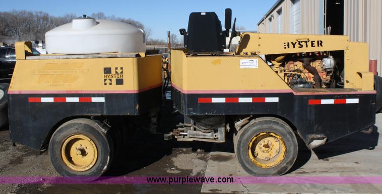 image for item A6629 Hyster rubber tire roller