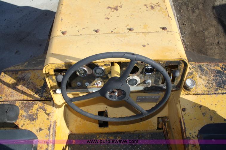 image for item A6629 Hyster rubber tire roller