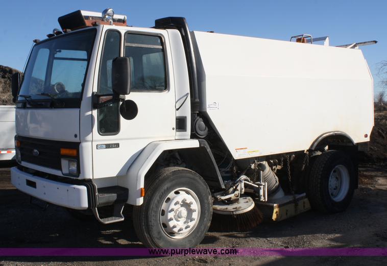 image for item A6630 1989 Ford Elgin Crosswind Series G street sweeper