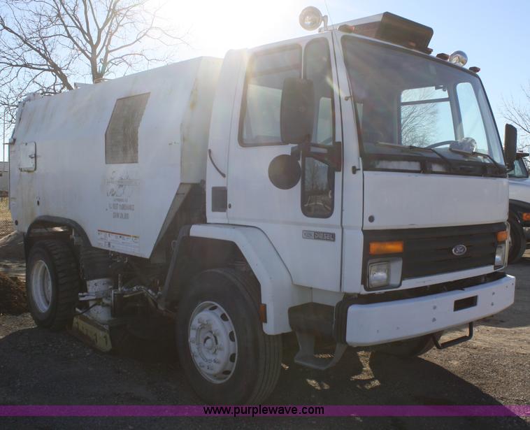 image for item A6630 1989 Ford Elgin Crosswind Series G street sweeper