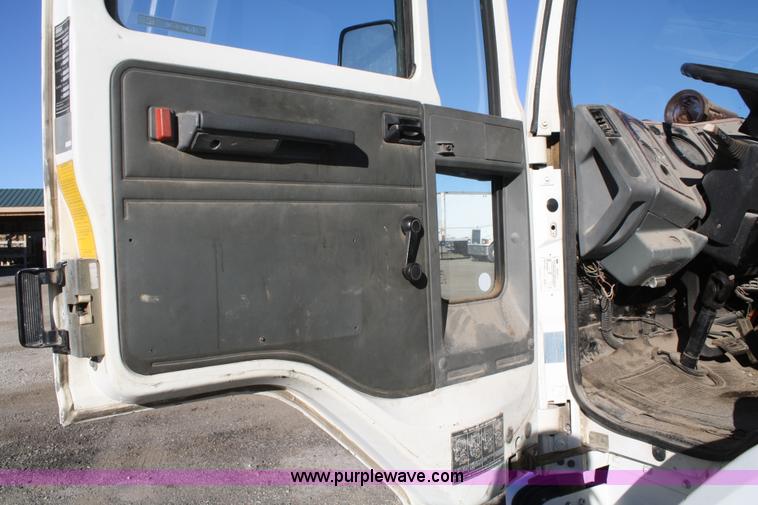 image for item A6630 1989 Ford Elgin Crosswind Series G street sweeper