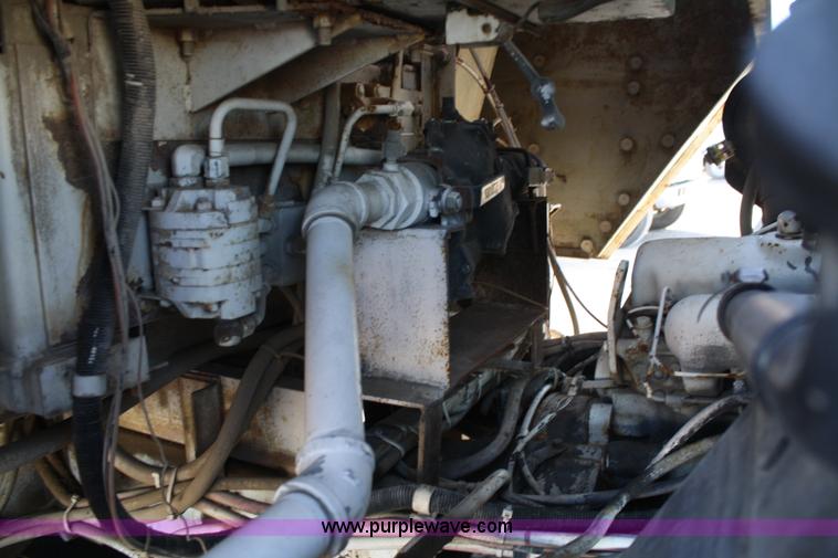 image for item A6630 1989 Ford Elgin Crosswind Series G street sweeper