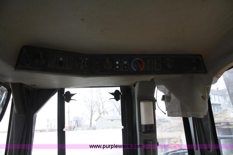 image for item A6680 1999 Caterpillar 980G wheel loader