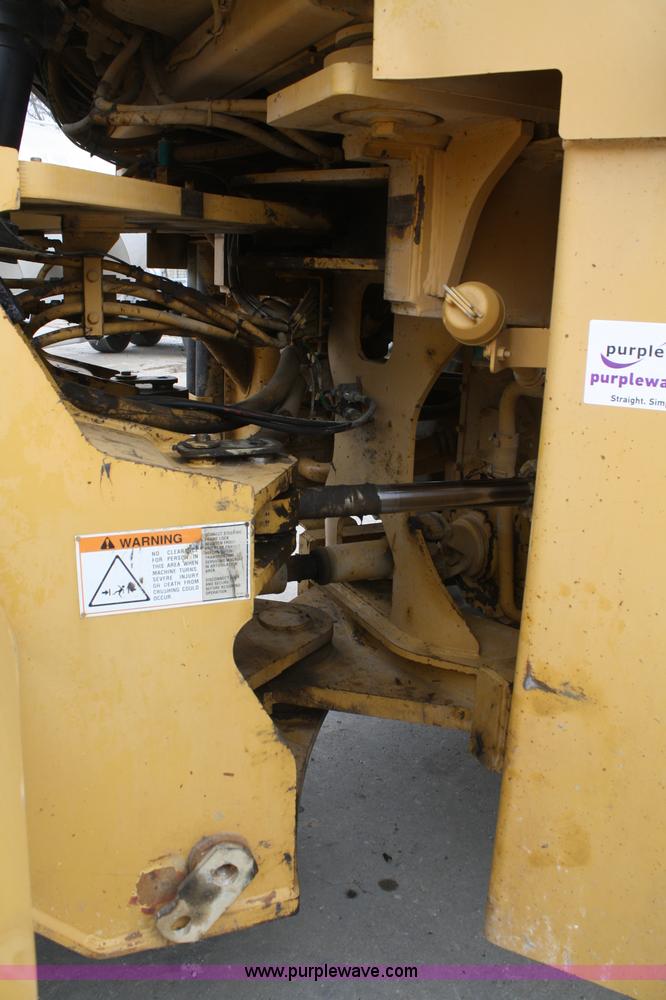 image for item A6680 1999 Caterpillar 980G wheel loader