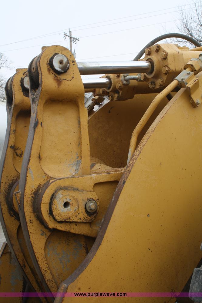 image for item A6680 1999 Caterpillar 980G wheel loader
