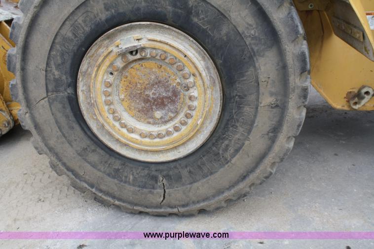 image for item A6680 1999 Caterpillar 980G wheel loader