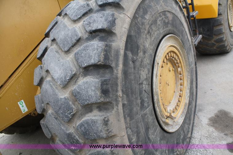 image for item A6680 1999 Caterpillar 980G wheel loader
