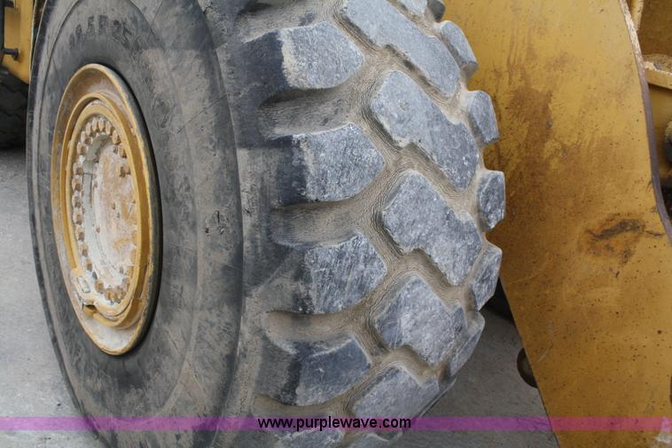 image for item A6680 1999 Caterpillar 980G wheel loader