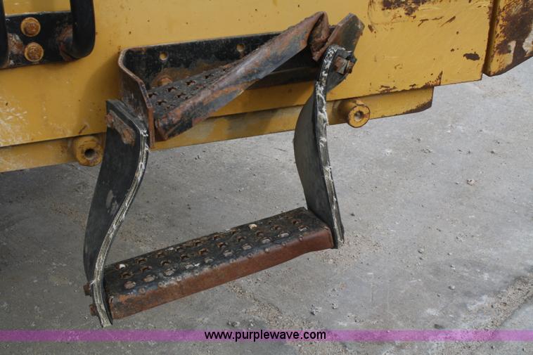 image for item A6680 1999 Caterpillar 980G wheel loader