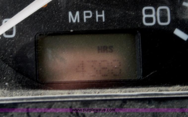 image for item A6682 1999 Volvo ACL truck cab and chassis