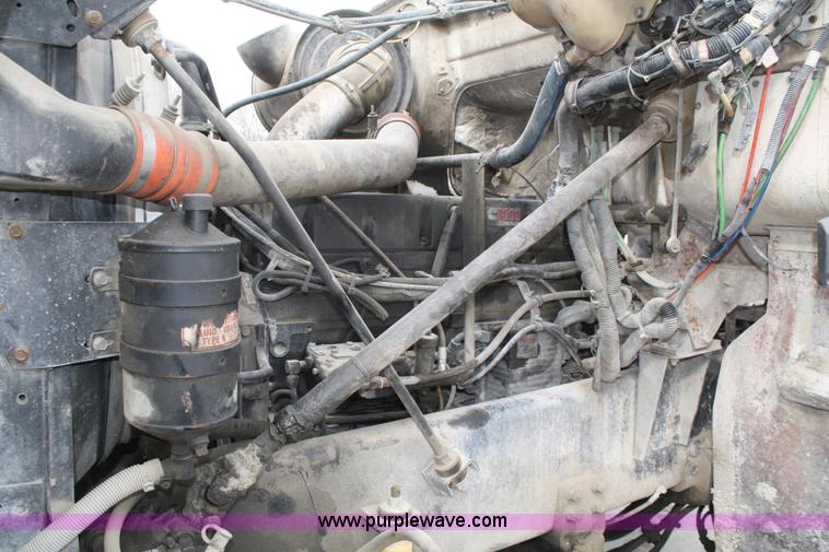 image for item A6682 1999 Volvo ACL truck cab and chassis