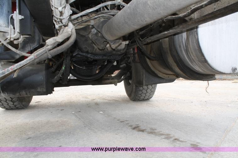 image for item A6682 1999 Volvo ACL truck cab and chassis