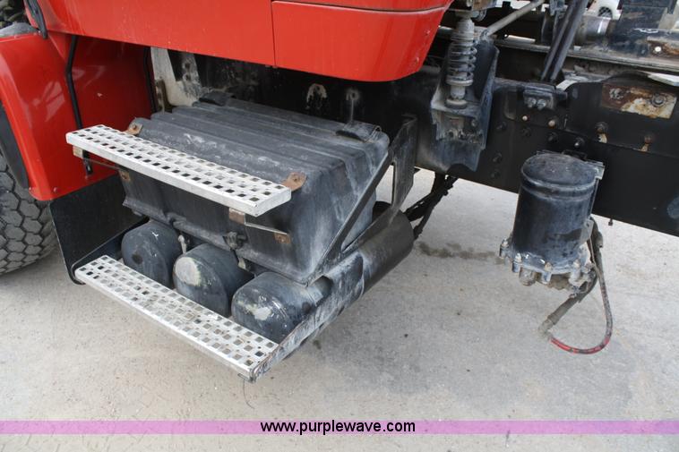 image for item A6682 1999 Volvo ACL truck cab and chassis