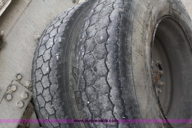 image for item A6682 1999 Volvo ACL truck cab and chassis