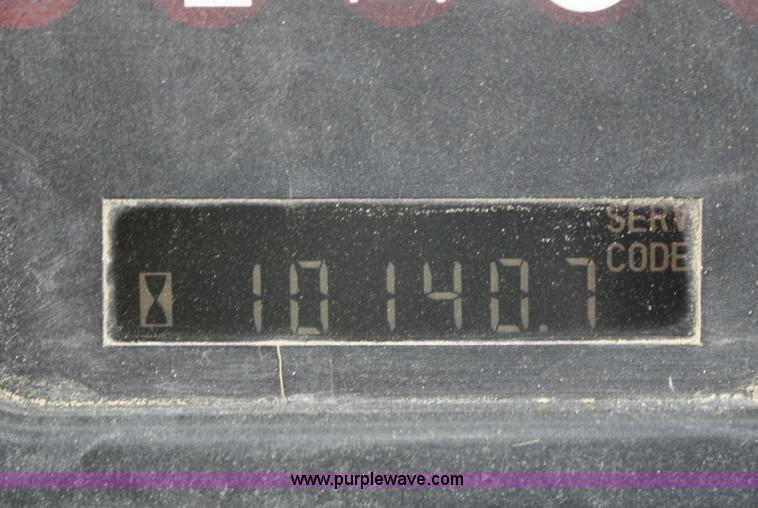 image for item A6682 1999 Volvo ACL truck cab and chassis