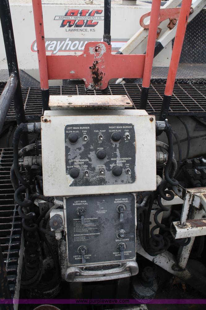 image for item A6683 1997 Cedarapids CR461 Grayhound series paver