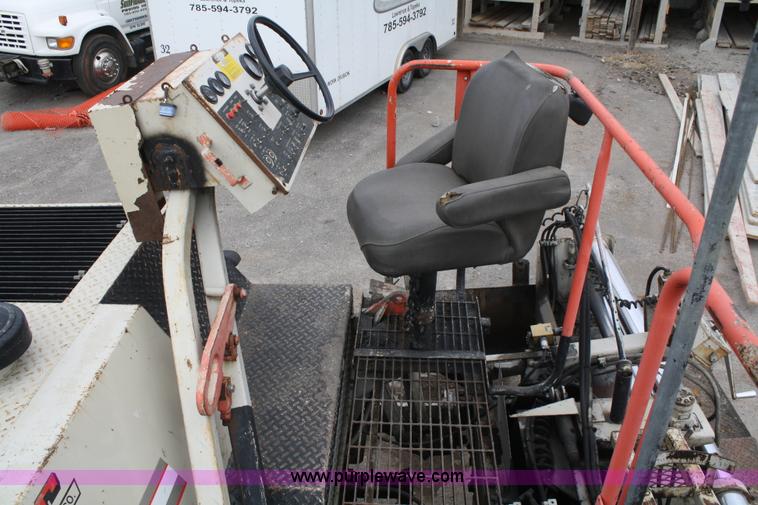 image for item A6683 1997 Cedarapids CR461 Grayhound series paver