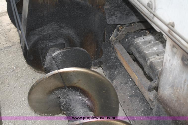 image for item A6683 1997 Cedarapids CR461 Grayhound series paver